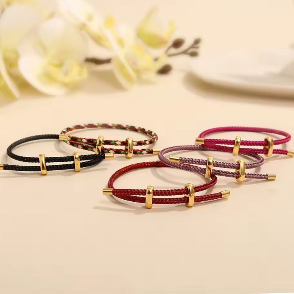Trendy Red Thread String Bracelet - Picture 3 of 4